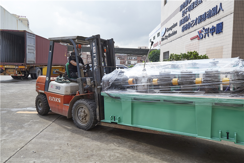 不銹鋼焊管機發(fā)貨